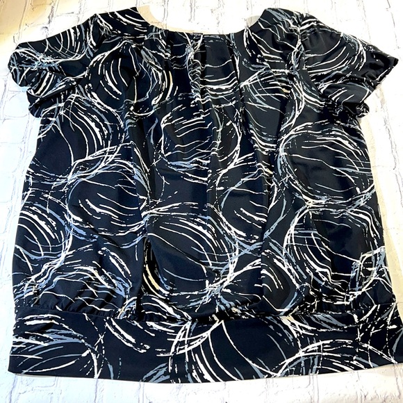ALFANI Ruched Short Sleeve Shell Top - Picture 4 of 16